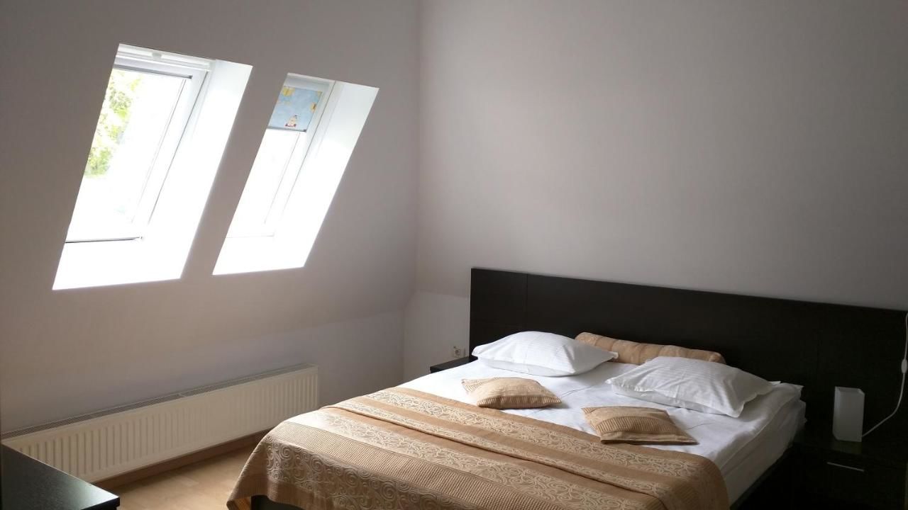 Апарт-отели Hotel Silvia Apart Sinaia Синая-13